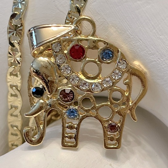 Jewelry - Good Luck Elegant Pendant 14k Plated Gold with Chain